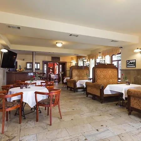 Pod Rozami Ośrodek wypoczynkowy 3*