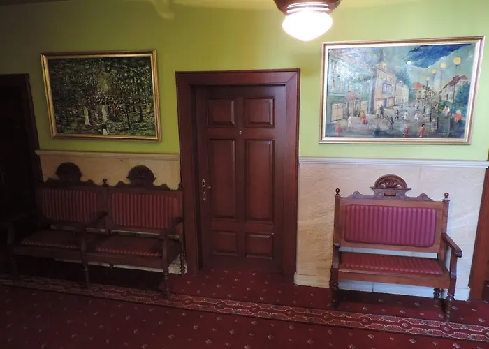 Pod Rozami 3* 耶莱尼亚古拉